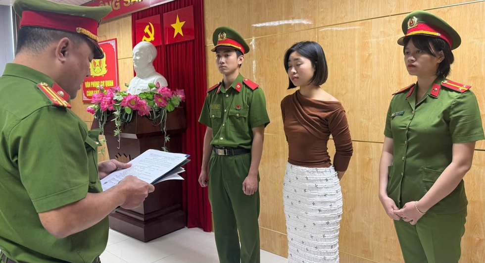 Bắt tạm giam nữ 'cò đất' làm giả hợp đồng mua đất lừa đảo tiền bạn thân- Ảnh 1.