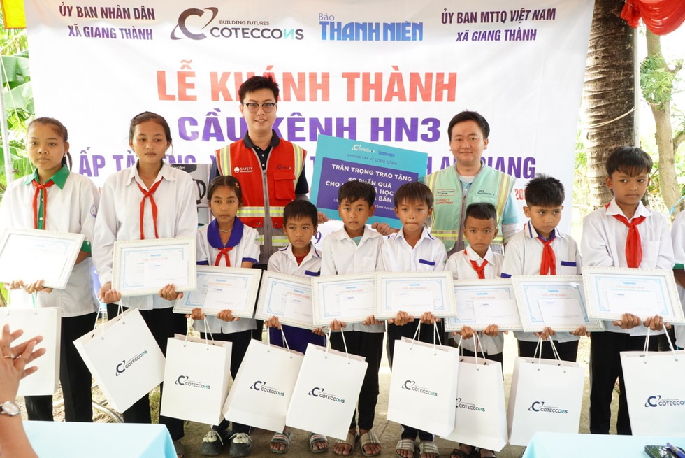 B&aacute;o Thanh Ni&ecirc;n kh&aacute;nh th&agrave;nh c&acirc;y cầu mơ ước tại v&ugrave;ng bi&ecirc;n giới Giang Th&agrave;nh- Ảnh 11.