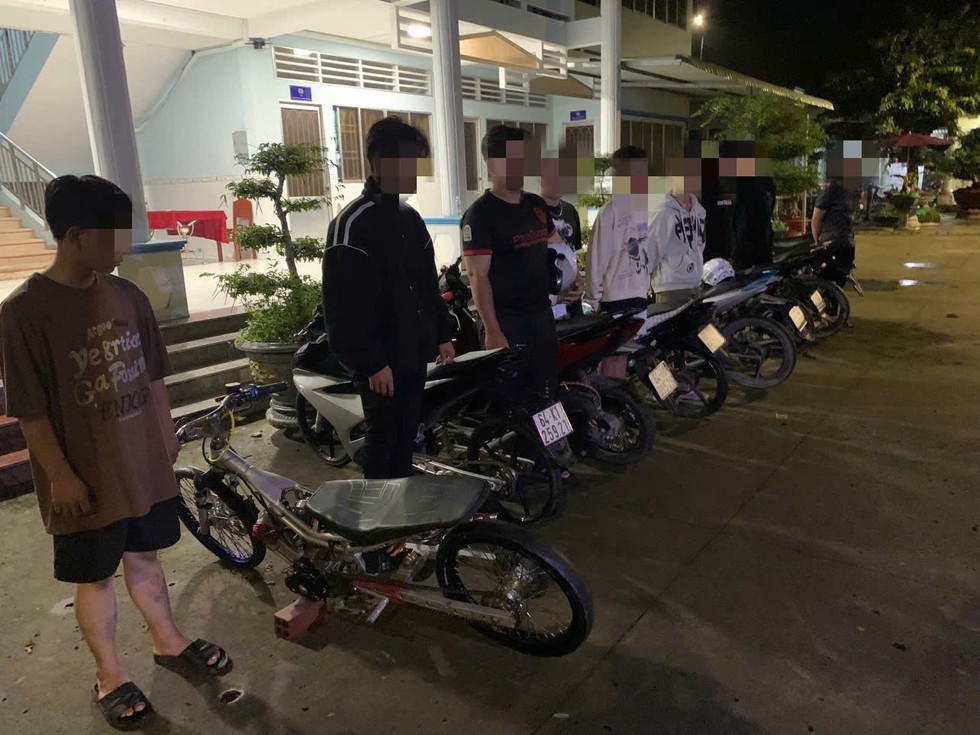Nhóm thanh thiếu niên chuẩn bị đua xe trái phép, cha mẹ  bị phạt- Ảnh 1.