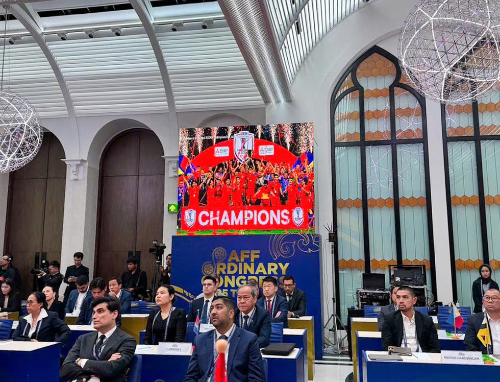 Chủ tịch AFF cảm ơn Chủ tịch VFF Trần Quốc Tuấn tại sự kiện quan trọng của b&oacute;ng đ&aacute; khu vực- Ảnh 2.