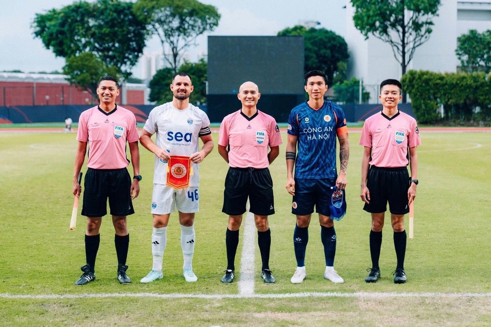 Đo&agrave;n Văn Hậu đ&aacute; lượt về V-League, tr&agrave;n trề cơ hội kho&aacute;c &aacute;o đội tuyển Việt Nam đấu Malaysia- Ảnh 3.