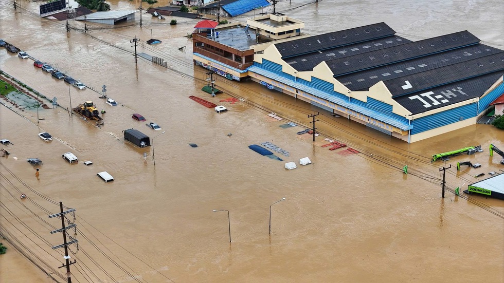 Nóng: Lũ lụt kinh hoàng, Thái Lan xem xét gấp dời sân thi đấu của U.23 Việt Nam tại SEA Games- Ảnh 1.