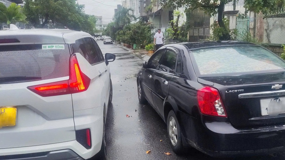 Một tài xế xe công nghệ bị đánh trọng thương, gục trên vỉa hè Đà Nẵng - Ảnh 1.