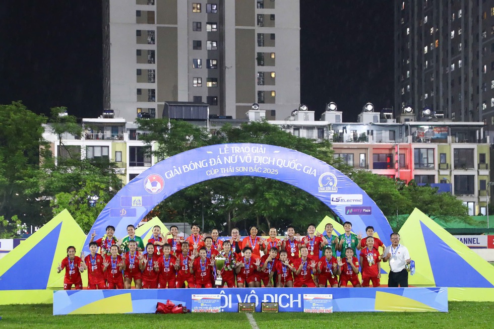 Chủ tịch FIFA gửi quà đặc biệt, cảm ơn Chủ tịch VFF và chúc mừng đội nữ TP.HCM I- Ảnh 3.