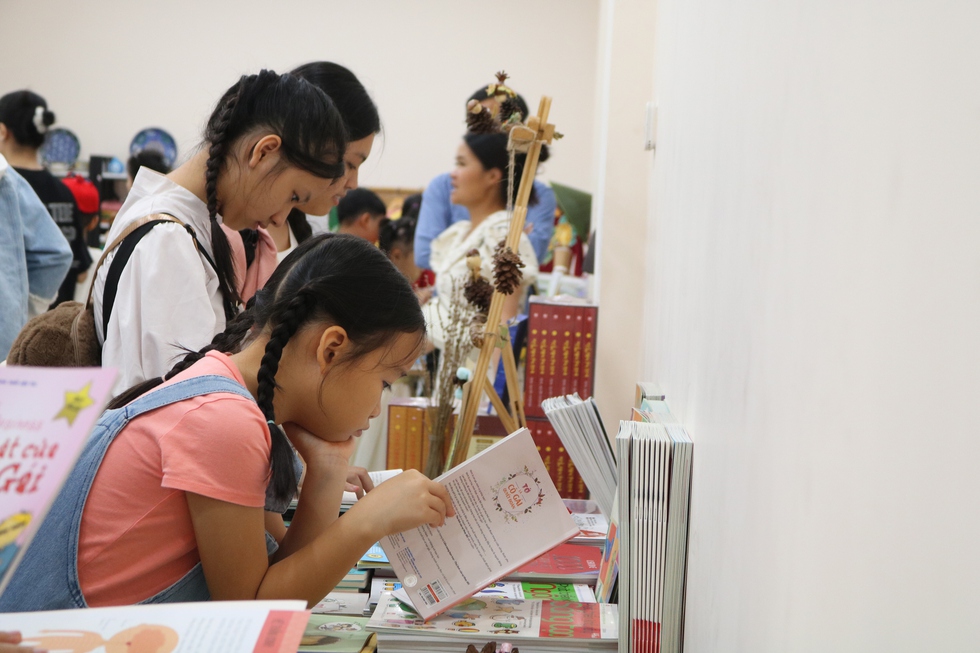 &Eacute;p con học qu&aacute; sức sẽ bị phạt từ 5 -10 triệu đồng, cha mẹ n&oacute;i g&igrave;?- Ảnh 2.