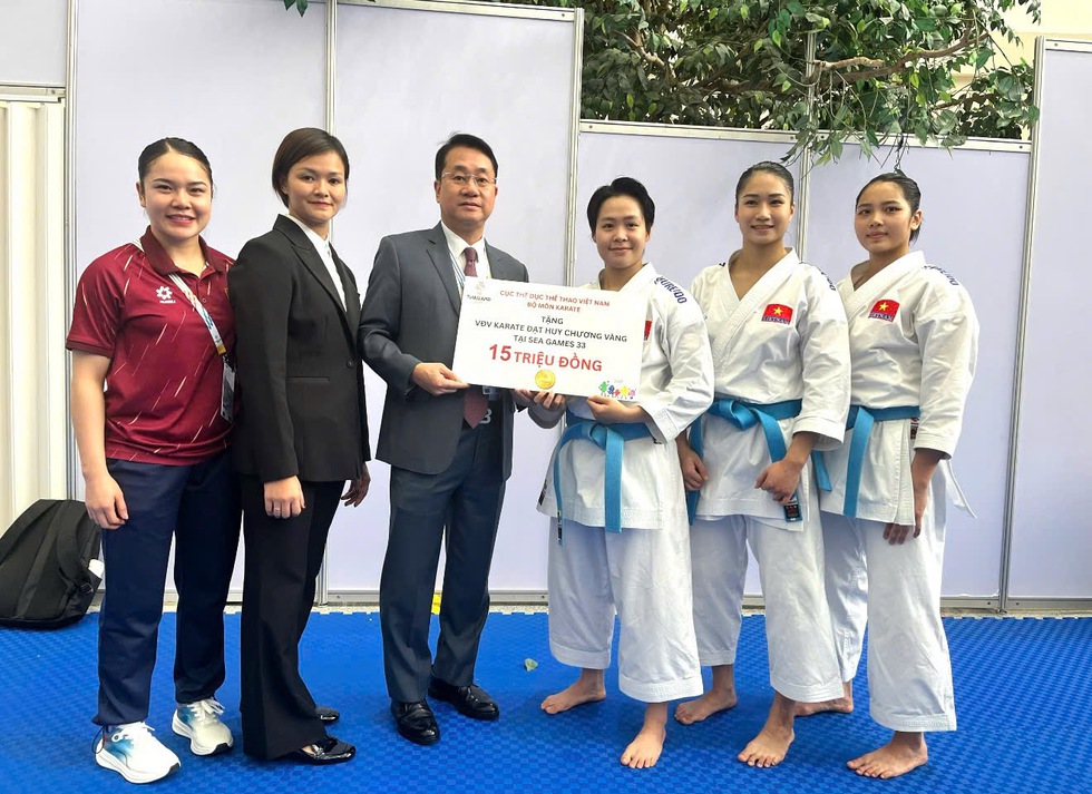 Kata nữ Việt Nam mở h&agrave;ng v&agrave;ng cho karate tại SEA Games 33: Ba &lsquo;n&agrave;ng ti&ecirc;n&rsquo; t&agrave;i sắc vẹn to&agrave;n- Ảnh 4.