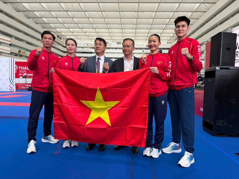 Mỹ Tâm và Đinh Thị Hương hái vàng karate cả 2 kỳ SEA Games, tài sắc vẹn toàn!- Ảnh 1.