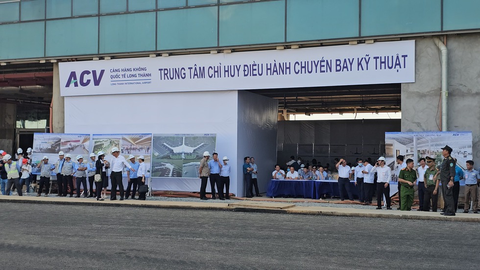 M&aacute;y bay đ&atilde; đ&aacute;p th&agrave;nh c&ocirc;ng xuống s&acirc;n bay Long Th&agrave;nh - Ảnh 5.