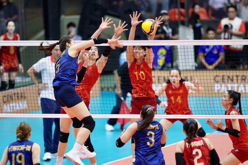 Giọt nước mắt của những c&ocirc; g&aacute;i quả cảm tại SEA Games 33 - Ảnh 1.