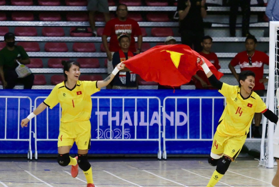 Đội tuyển futsal nữ Việt Nam lần đầu v&ocirc; địch SEA Games - Ảnh 2.