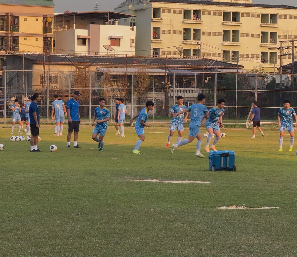 Hé lộ lý do U.23 Việt Nam không được tập sân Rajamangala, HLV Kim Sang-sik có động thái ‘lạ’- Ảnh 5.