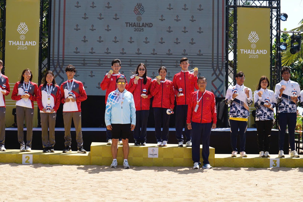 N&oacute;ng: Đội tuyển bơi Việt Nam xuất sắc gi&agrave;nh HCV tiếp sức bơi đường d&agrave;i SEA Games 33- Ảnh 6.