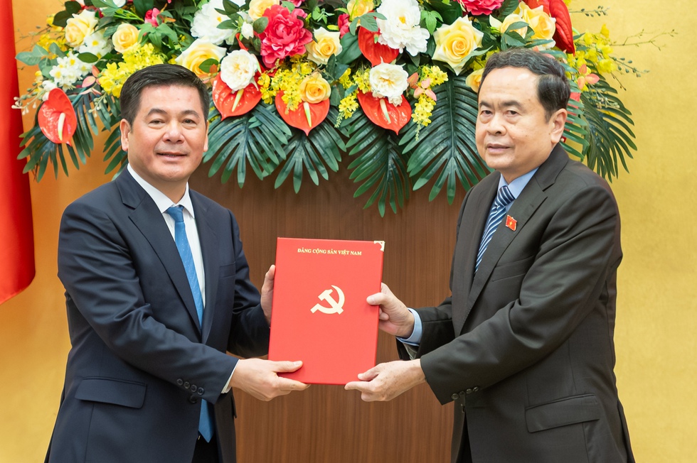 &Ocirc;ng Nguyễn Hồng Di&ecirc;n l&agrave;m Ph&oacute; b&iacute; thư chuy&ecirc;n tr&aacute;ch Đảng uỷ Quốc hội- Ảnh 1.