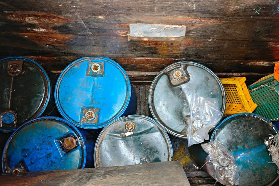 T&agrave;u c&aacute; kh&ocirc;ng c&oacute; thuyền trưởng, tắt gi&aacute;m s&aacute;t h&agrave;nh tr&igrave;nh chở 47.000 l&iacute;t dầu lậu - Ảnh 3.