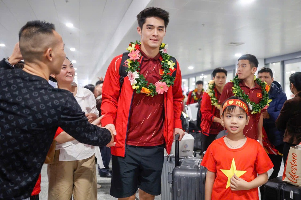 Thủ m&ocirc;n Trung Ki&ecirc;n U.22 Việt Nam gi&agrave;nh th&ecirc;m 'HCV nam thần' do fan Th&aacute;i Lan b&igrave;nh chọn- Ảnh 2.