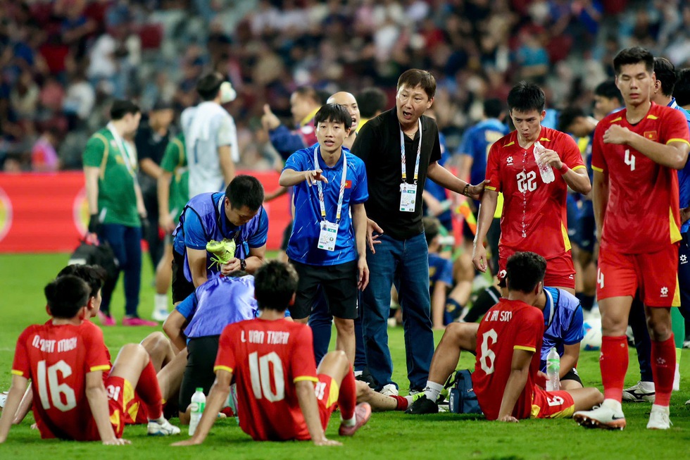 HLV Kim Sang-sik h&eacute; lộ mục ti&ecirc;u &lsquo;khủng&rsquo; của U.23 Việt Nam tại ch&acirc;u &Aacute;, l&ecirc;n kế hoạch mổ băng đối thủ - Ảnh 1.