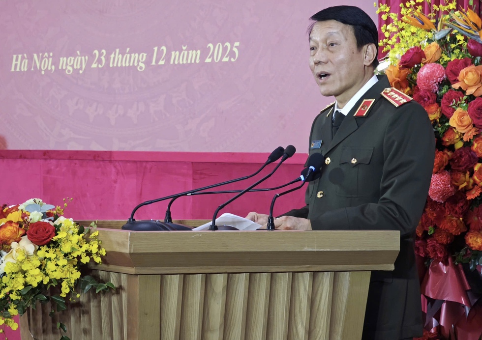 Bộ trưởng Lương Tam Quang biểu dương Thu Vinh, Đ&igrave;nh Bắc v&agrave; đo&agrave;n CAND gi&agrave;nh th&agrave;nh t&iacute;ch cao SEA Games 33- Ảnh 1.