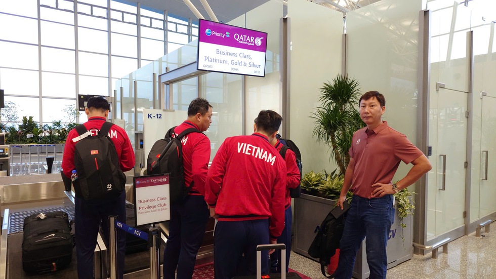 U.23 Việt Nam lên đường sang Qatar tập huấn, sẵn sàng tạo tiếng vang ở VCK U.23 châu Á- Ảnh 1.
