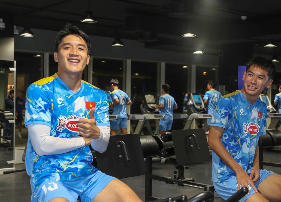 Quả b&oacute;ng bạc Đ&igrave;nh Bắc v&agrave; U.23 Việt Nam tập gym tại Qatar, HLV Kim loại 1 cầu thủ ng&agrave;y n&agrave;o?- Ảnh 3.