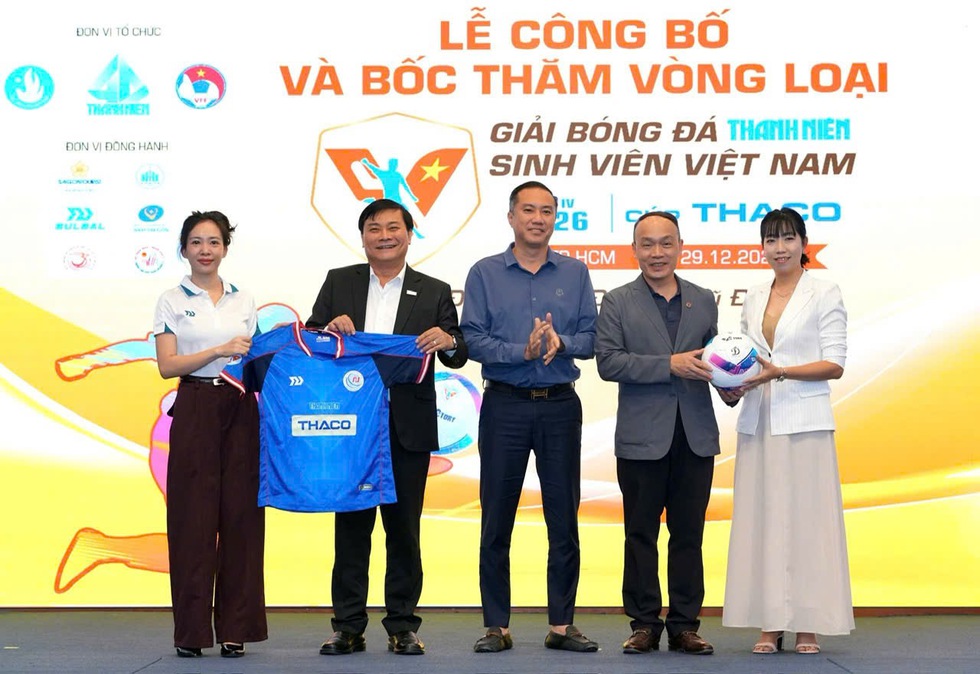 B&oacute;ng đ&aacute; sinh vi&ecirc;n bước v&agrave;o kỷ nguy&ecirc;n mới- Ảnh 1.