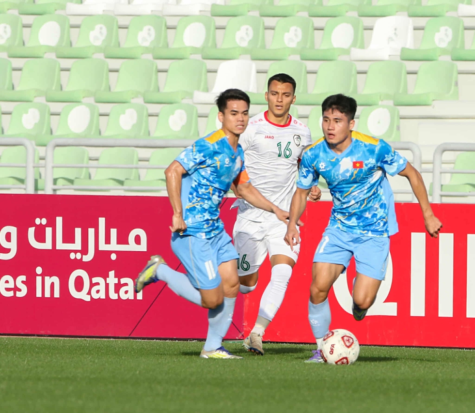 U.23 Việt Nam thua U.23 Syria 1-2: Bỏ lỡ nhiều cơ hội ngon ăn, L&ecirc; Ph&aacute;t r&uacute;t ngắn tỷ số- Ảnh 4.
