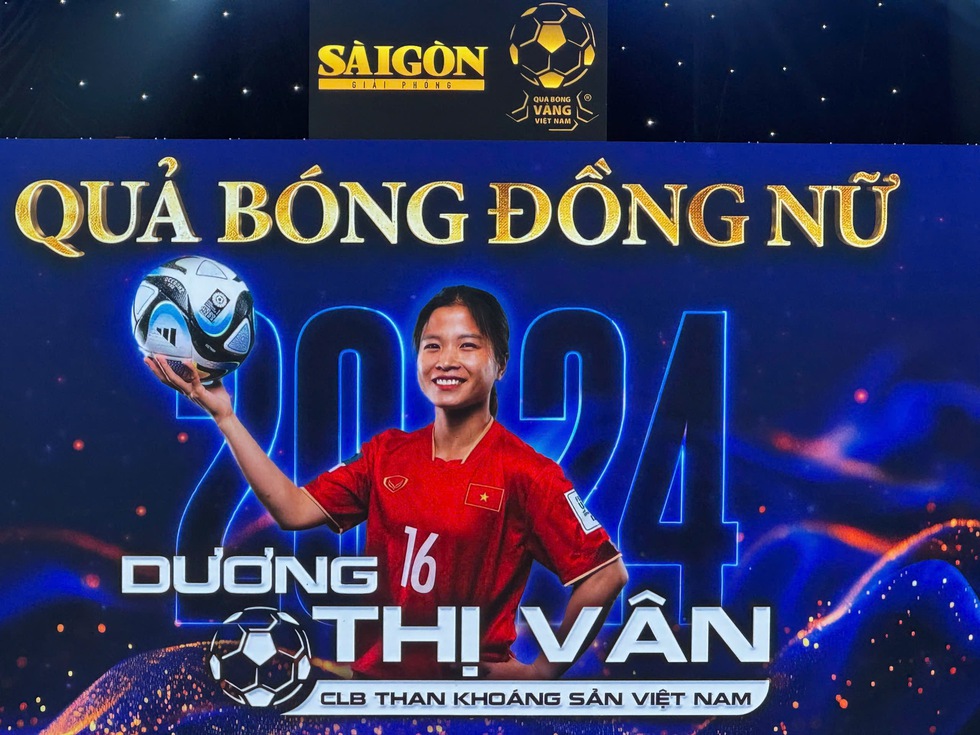 Tiền vệ Thùy Trang rất xứng đáng giành Quả bóng vàng nữ Việt Nam 2024- Ảnh 9.