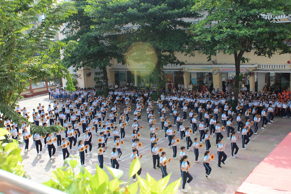 Chuyện x&uacute;c động về hai chị em g&aacute;i t&ecirc;n 'Việt Nam'- Ảnh 3.