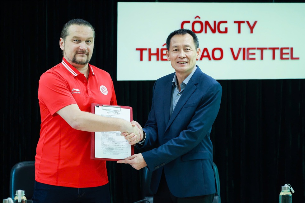 Nóng: HLV Popov gia nhập Thể Công Viettel, ông Đức Thắng bất ngờ nhận chức mới- Ảnh 2.