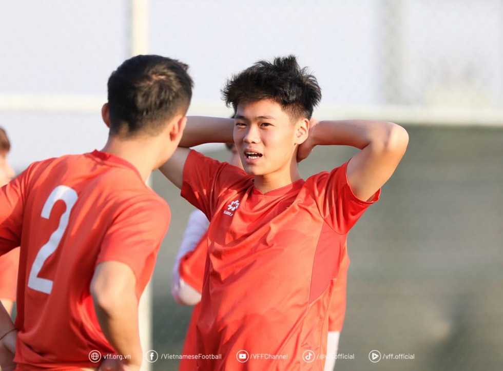 Lịch thi đấu U.17 Việt Nam - &Uacute;c h&ocirc;m nay: C&uacute; sốc ng&agrave;y ra qu&acirc;n, HLV Roland n&oacute;i g&igrave;?- Ảnh 3.