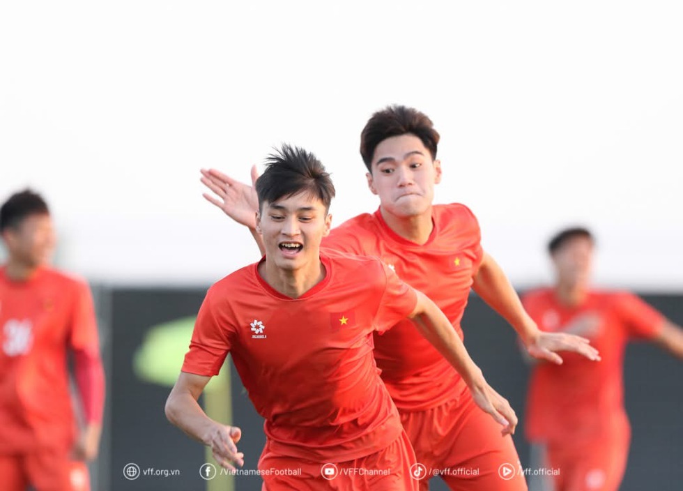 U.17 Việt Nam muốn tạo sốc khi đấu đá tảng Úc, lộ diện kênh phát sóng trực tiếp
- Ảnh 2.