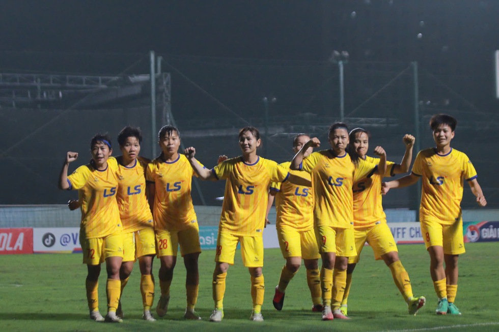 Đội nữ TP.HCM đăng quang trong khó nhọc, nhớ Chelsea Lê khôn nguôi- Ảnh 2.