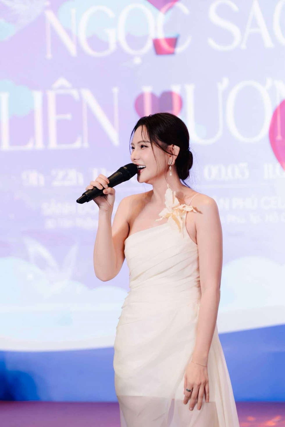 Thu Thủy tiết lộ mối quan hệ với mẹ chồng sau 6 năm làm dâu- Ảnh 4. Thu Thủy tiết lộ mối quan hệ với mẹ chồng sau 6 năm làm dâu- Ảnh 4.