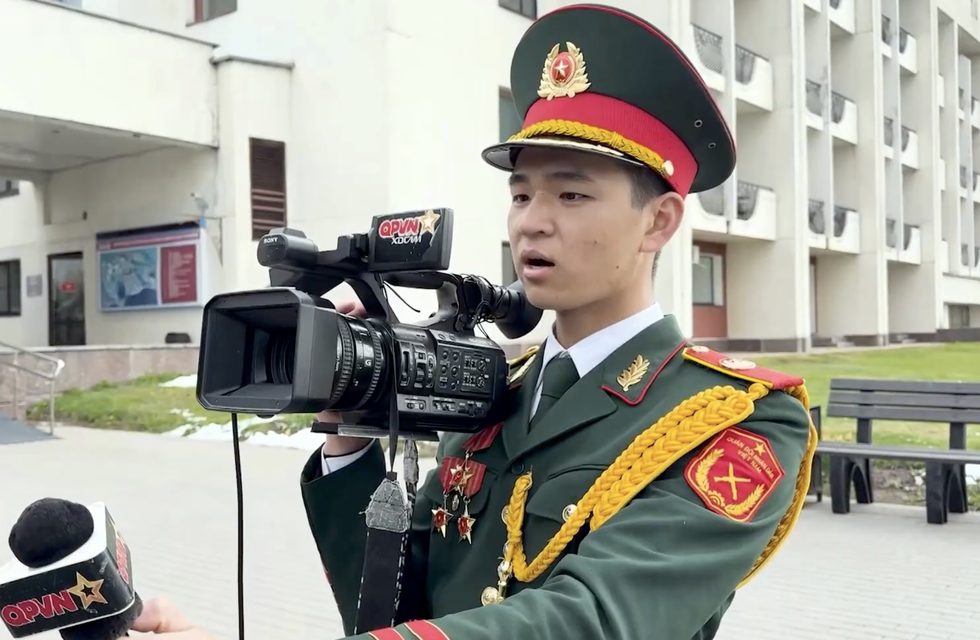 Thượng sĩ Việt Nam kể chuyện sau màn song ca gây sốt với quân nhân Trung Quốc tại Nga- Ảnh 3. Thượng sĩ Việt Nam kể chuyện sau màn song ca gây sốt với quân nhân Trung Quốc tại Nga- Ảnh 3.