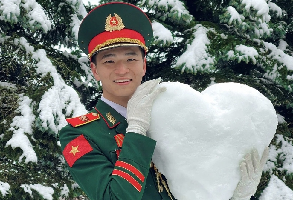 Thượng sĩ Việt Nam kể chuyện sau màn song ca gây sốt với quân nhân Trung Quốc tại Nga- Ảnh 2. Thượng sĩ Việt Nam kể chuyện sau màn song ca gây sốt với quân nhân Trung Quốc tại Nga- Ảnh 2.