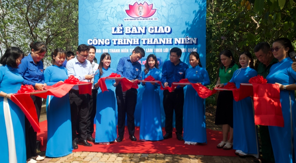 Công trình thanh niên gần 100 triệu đồng giúp người dân rèn luyện thể thao Công trình thanh niên gần 100 triệu đồng giúp người dân rèn luyện thể thao