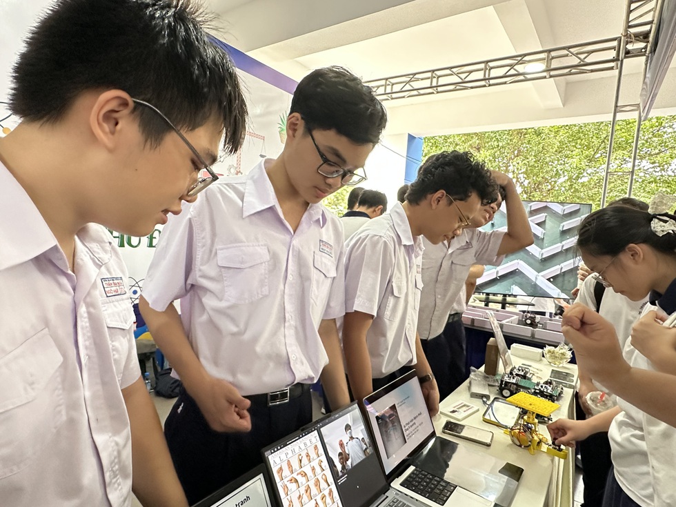 Bí quyết ôn thi tốt nghiệp THPT đạt điểm cao: Kiến thức về tổ chức ASEAN Bí quyết ôn thi tốt nghiệp THPT đạt điểm cao: Kiến thức về tổ chức ASEAN