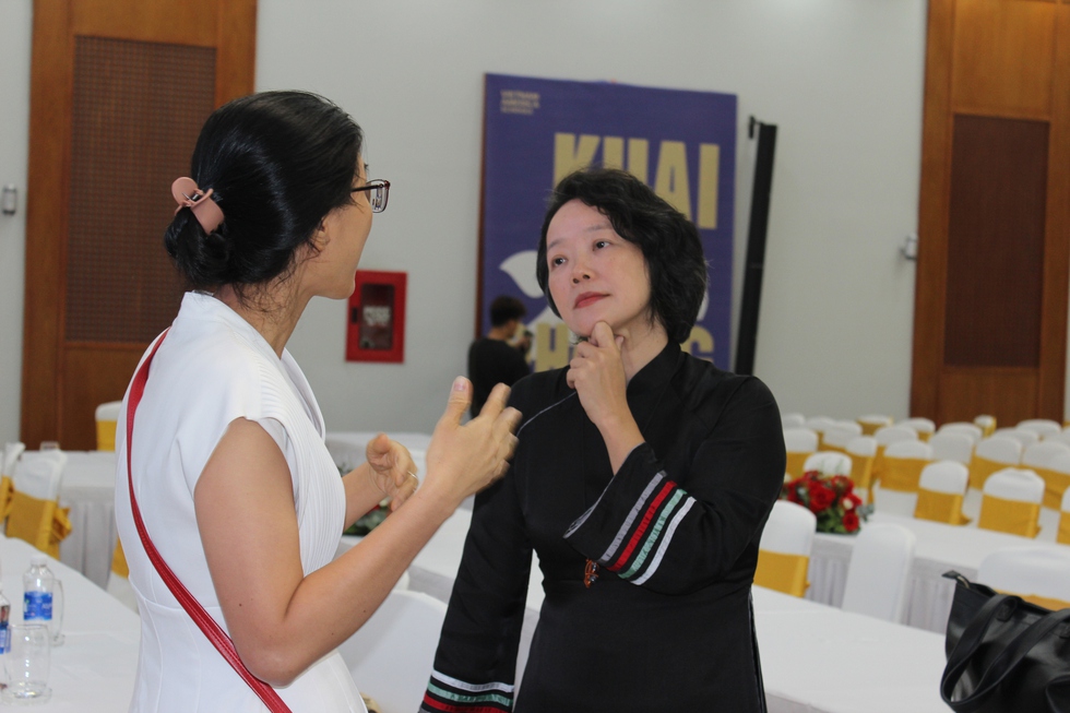Áp lực vì là 'cháu đích tôn, anh chị em xung quanh ai cũng giỏi'- Ảnh 2. Áp lực vì là 'cháu đích tôn, anh chị em xung quanh ai cũng giỏi'- Ảnh 2.