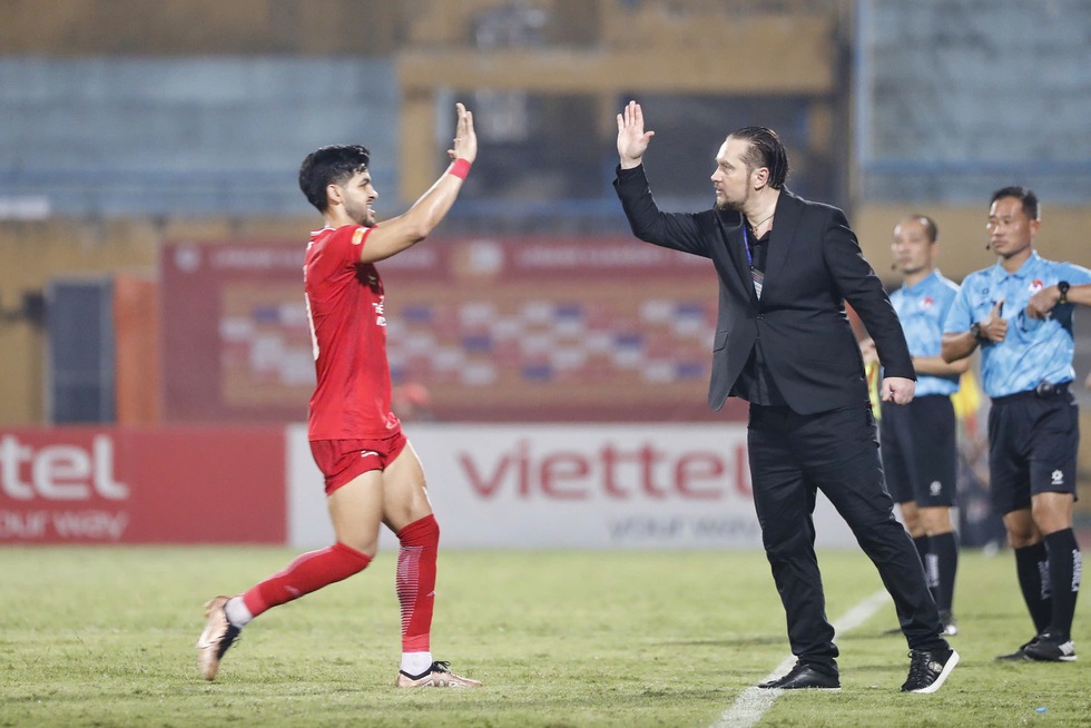 Bảng xếp hạng V-League mới nhất: Thể Công Viettel thắng cực đậm mừng HLV Popov, Đà Nẵng chìm sâu- Ảnh 2. Bảng xếp hạng V-League mới nhất: Thể Công Viettel thắng cực đậm mừng HLV Popov, Đà Nẵng chìm sâu- Ảnh 2.
