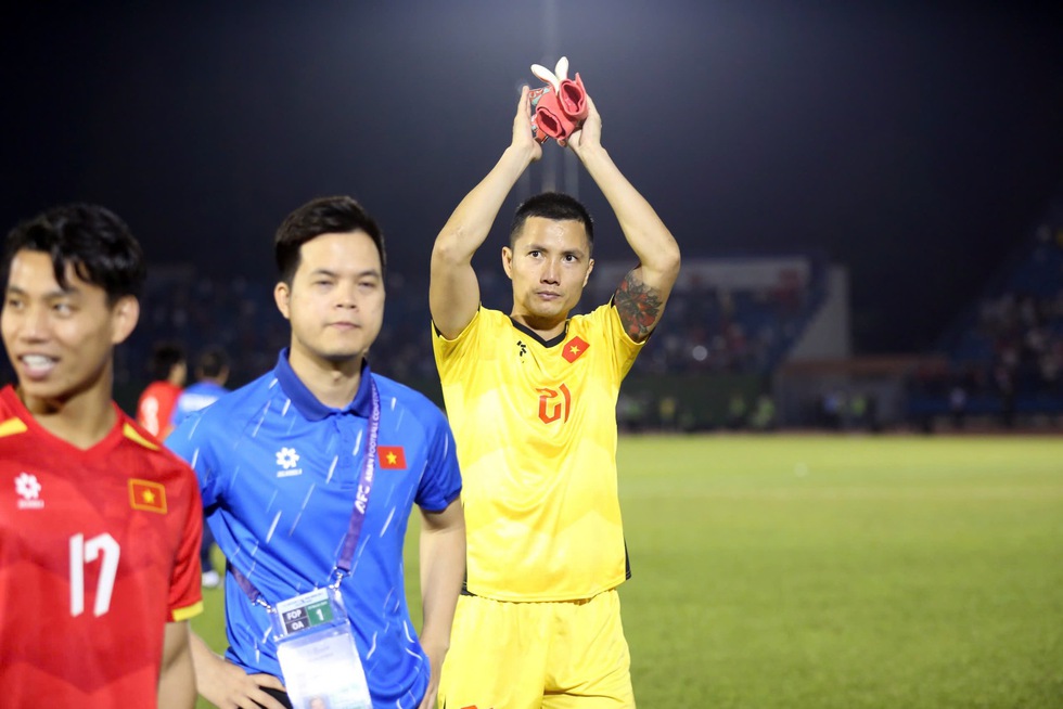 HLV Kim Sang-sik vẫn không gọi Đặng Văn Lâm, trọng dụng thủ môn trẻ HAGL HLV Kim Sang-sik vẫn không gọi Đặng Văn Lâm, trọng dụng thủ môn trẻ HAGL