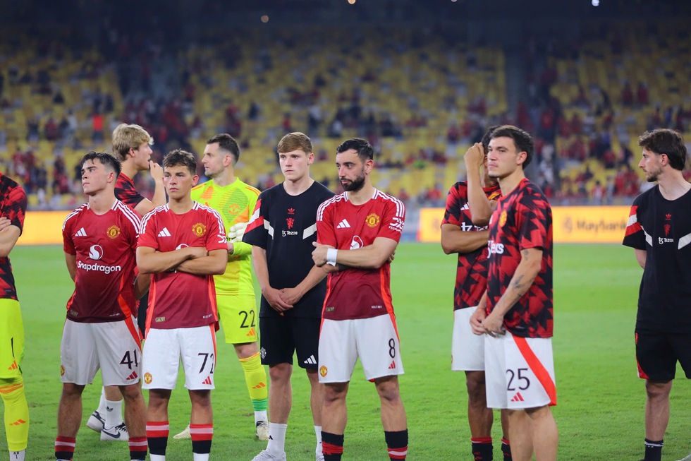 Bruno Fernandes thất vọng vì M.U đã thua Hai Long và các ngôi sao Đông Nam Á- Ảnh 4.
