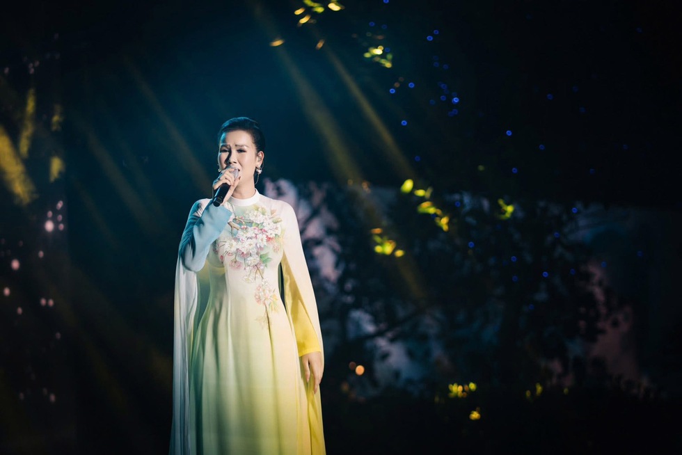 Showbiz 2.5: Nguyễn Văn Chung lại đón tin vui; Võ Hạ Trâm nói về ‘người ơn’- Ảnh 2. Showbiz 2.5: Nguyễn Văn Chung lại đón tin vui; Võ Hạ Trâm nói về ‘người ơn’- Ảnh 2.