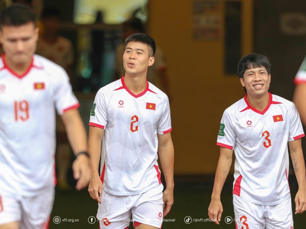 Duy Mạnh dí dỏm: Ngày mai còn chưa biết ăn gì, nữa là nói sớm kết quả trận đấu…- Ảnh 3. Duy Mạnh dí dỏm: Ngày mai còn chưa biết ăn gì, nữa là nói sớm kết quả trận đấu…- Ảnh 3.