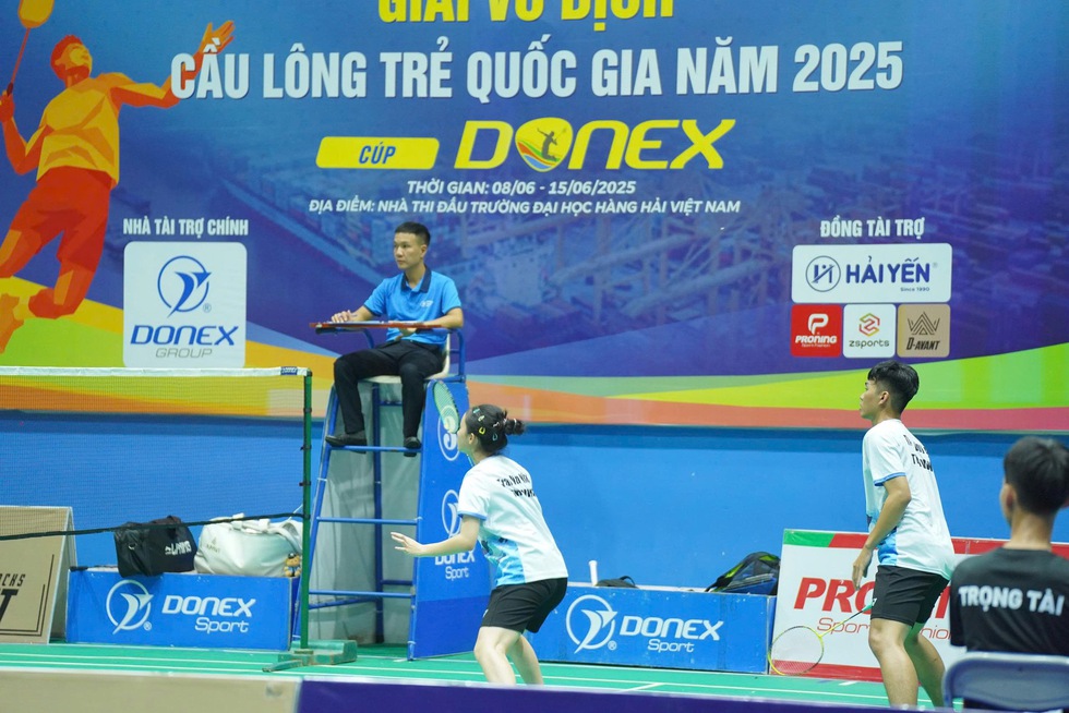 S&acirc;n chơi cầu l&ocirc;ng hấp dẫn, hứa hẹn sớm c&oacute; lớp kế cận Tiến Minh v&agrave; Th&ugrave;y Linh- Ảnh 3.