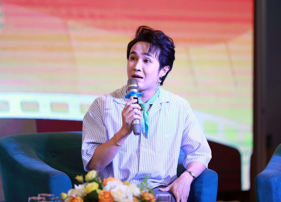 Huỳnh Lập lấy ống nước làm Dolly, sản xuất phim trong phòng trọ thời chưa nổi tiếng- Ảnh 2. Huỳnh Lập lấy ống nước làm Dolly, sản xuất phim trong phòng trọ thời chưa nổi tiếng- Ảnh 2.