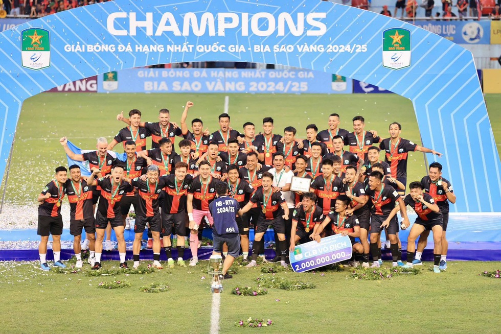 Hoàng Đức, Văn Lâm và Ninh Bình rước cúp vô địch: V-League có thêm đối thủ cực chất Hoàng Đức, Văn Lâm và Ninh Bình rước cúp vô địch: V-League có thêm đối thủ cực chất