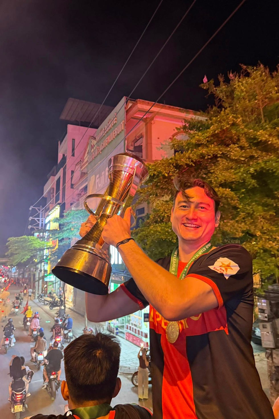 Hoàng Đức, Văn Lâm và Ninh Bình rước cúp vô địch: V-League có thêm đối thủ cực chất- Ảnh 6.