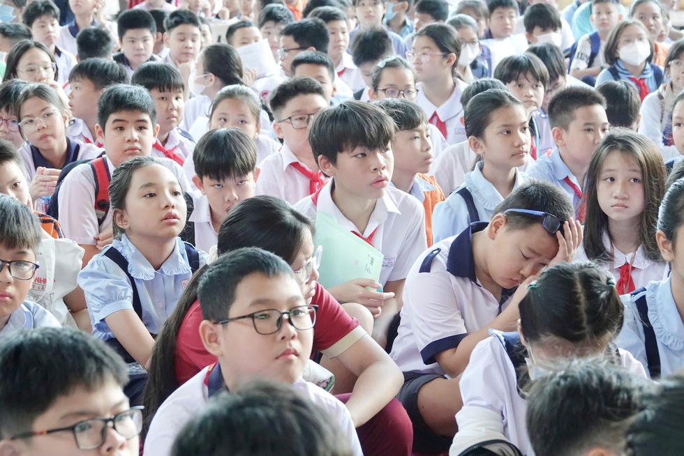 Sáng nay, học sinh làm bài khảo sát lớp 6 Trần Đại Nghĩa có nội dung gì?- Ảnh 2.
