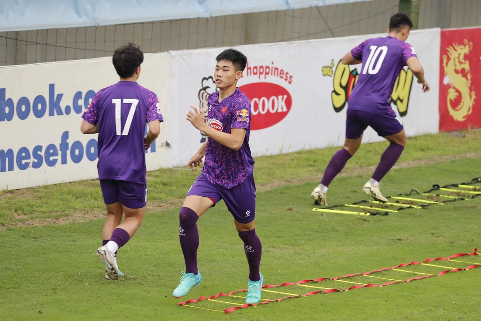U.23 Việt Nam xuất hiện nhân tố ‘lạ’, Đình Bắc tái xuất: Vĩ Hào lỡ cơ hội lớn- Ảnh 5. U.23 Việt Nam xuất hiện nhân tố ‘lạ’, Đình Bắc tái xuất: Vĩ Hào lỡ cơ hội lớn- Ảnh 5.