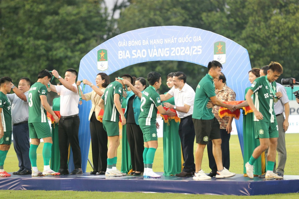 Hành động tuyệt vời của Công Phượng, những lời phát biểu từ trái tim trước cơ hội lịch sử- Ảnh 2. Hành động tuyệt vời của Công Phượng, những lời phát biểu từ trái tim trước cơ hội lịch sử- Ảnh 2.