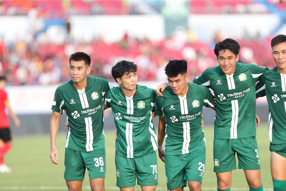 Hành động tuyệt vời của Công Phượng, những lời phát biểu từ trái tim trước cơ hội lịch sử- Ảnh 4. Hành động tuyệt vời của Công Phượng, những lời phát biểu từ trái tim trước cơ hội lịch sử- Ảnh 4.